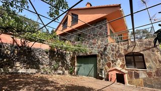 Bauernhof en Calle salto del pino 0. Vivienda independiente de 3 plantas con vi�edos, �rboles frutale
