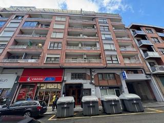 Appartement à Askatasun bidea 39. Piso soleado con ascensor