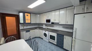 Etagenwohnung  Aurrekoetxea kalea. Piso centrico de 3 habitaciones, salon, baño y cocina. tiene asc