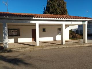 Masia a Pelabravo. Casa  en nuevo naharros con dos salones en el centro