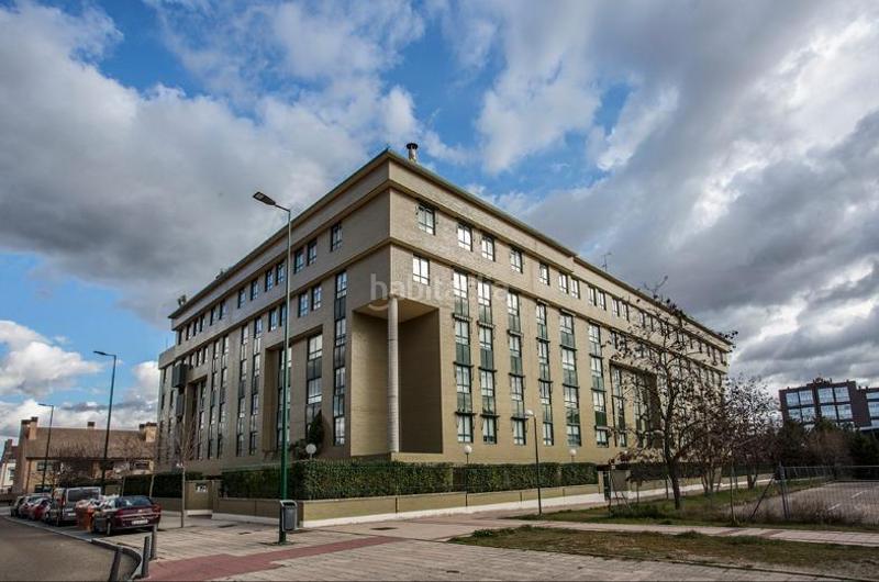 Foto 25bee2db-8995-4303-9c1d-e3ee72014951. Parking coche en Arturo Eyries Valladolid