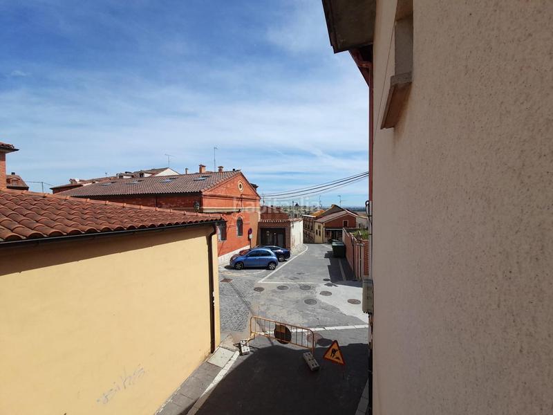 Foto e036d471-a3d3-4590-b350-75315b5200d2. Edifici a Simancas
