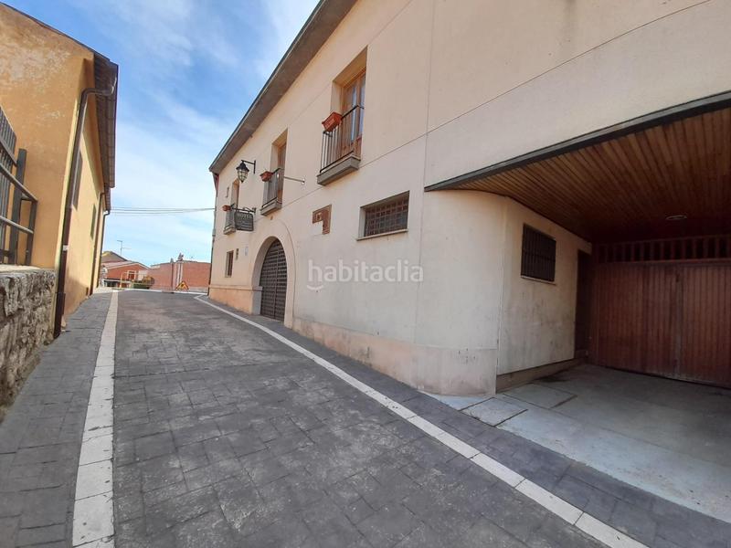 Foto e0bc1e9e-e21d-43e0-b5df-ddbfdc384e48. Edifici a Simancas