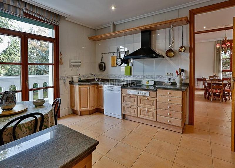 Foto b2cef2d2-9889-4d91-aac6-f4fabd458966. Chalet mit heizung parking pool in El Berrocal Valladolid