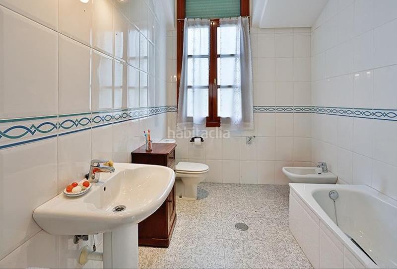 Foto 45f783a2-324f-4e92-bf90-910cba0e2a23. Chalet with heating parking pool in El Berrocal Valladolid