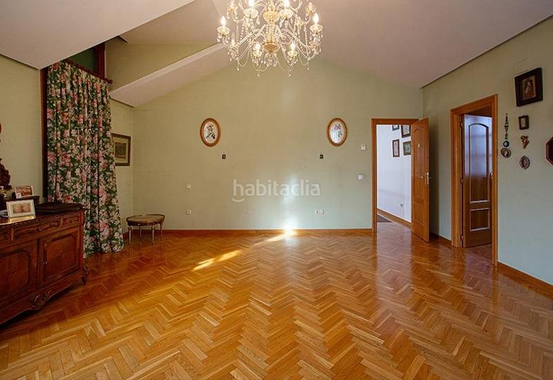 Foto 5f81e6a0-135f-42e2-9c02-81274583ef82. Chalet with heating parking pool in El Berrocal Valladolid