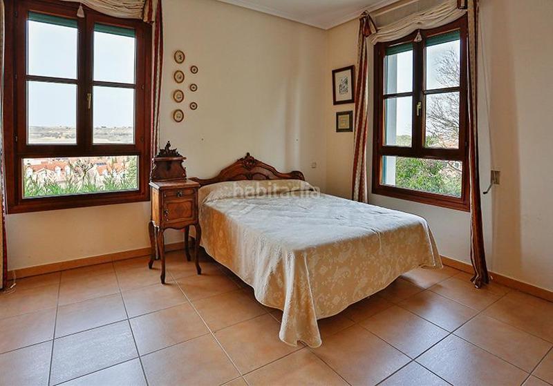 Foto a838aef6-3df2-4c79-b060-b26ba8556c5f. Chalet with heating parking pool in El Berrocal Valladolid