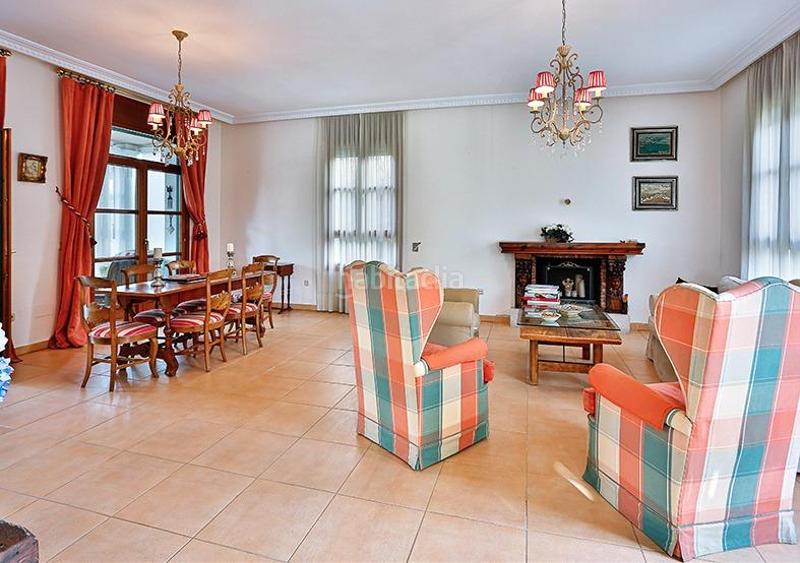 Foto bde078a3-9bd2-4912-8a96-9aa3ec87ba60. Chalet with heating parking pool in El Berrocal Valladolid