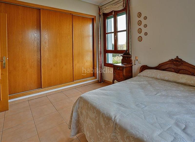 Foto c1ff6ea4-2b66-4f84-8c94-4282caf01682. Chalet with heating parking pool in El Berrocal Valladolid