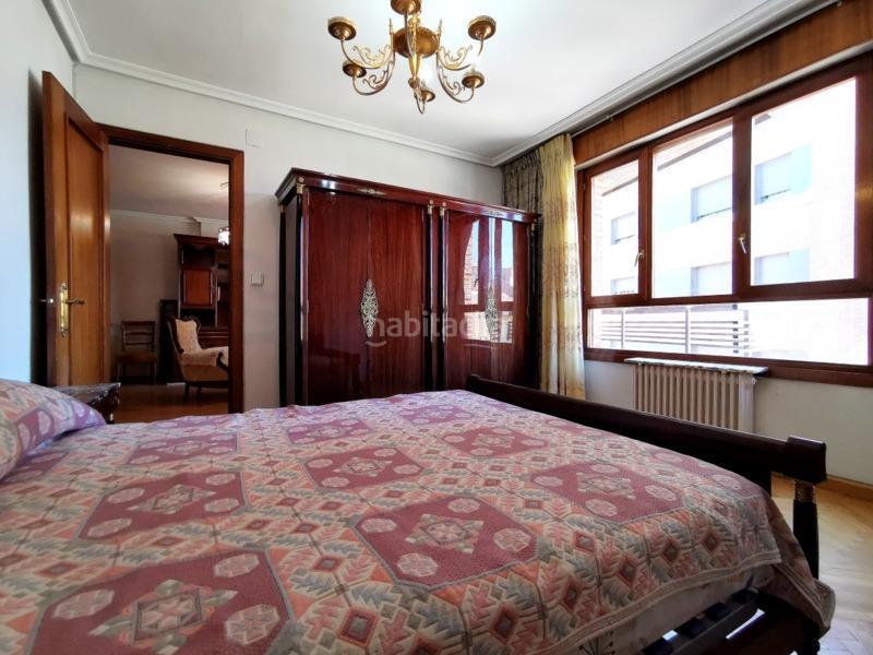 Foto d9b64f7f-8a25-4a38-90b1-bf3656022045. Pis amb calefacció aparcament a Centro Valladolid