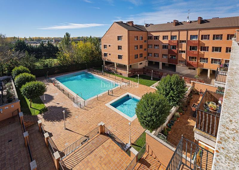 Foto 4cc9519b-9ec9-4076-ba5d-bf07a62da076. Àtic amb calefacció aparcament piscina a Covaresa Valladolid