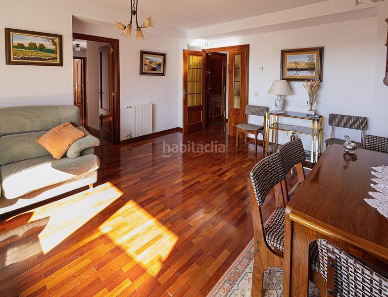 Foto 6aba470f-f409-4ddf-8066-8dfe45a534b9. Àtic amb calefacció aparcament piscina a Covaresa Valladolid