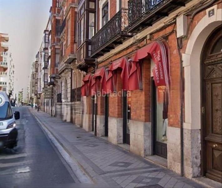 Foto 88fec106-6f00-417c-b77b-3e34e7d98e20. Alquiler local comercial amplio local comercial en el corazón en Valladolid
