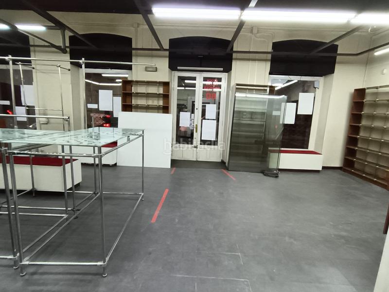 Foto 91cab8fa-f73d-444b-ae86-4d95136b94ba. Alquiler local comercial amplio local comercial en el corazón en Valladolid