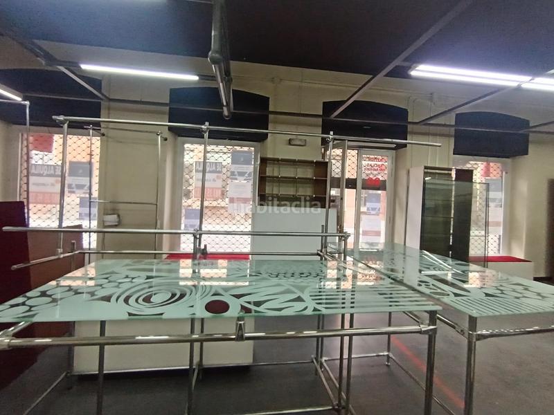 Foto afcff91b-f6a4-47b0-ab0f-624605fa3605. Alquiler local comercial amplio local comercial en el corazón en Valladolid