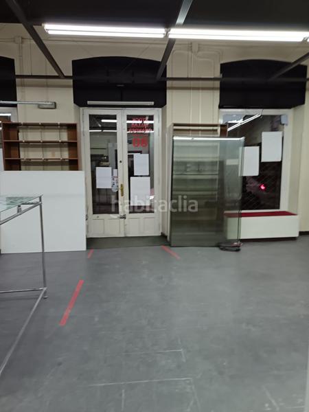 Foto e95c8aea-1c5e-4071-b673-b37b3545397f. Alquiler local comercial amplio local comercial en el corazón en Valladolid