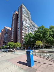 Affitto Appartamento in Plaza de Toros. Amplio y luminoso piso en paseo zorrilla, valladolid  listo para