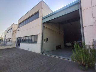 Nau industrial a Zaratán. Nave en venta, talleres de zaratán, 530 m2 construidos con ofici