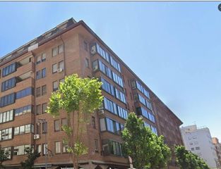 Lloguer Dúplex a Centro. Duplex alquiler en edificio las francesas