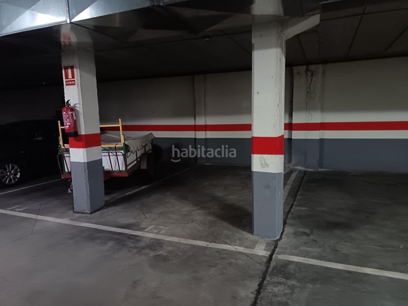 Foto 01064662-cd46-4b98-98d6-8da700fab605. Aparcament cotxe a Villa de Prado Valladolid
