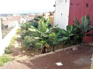 Terrain résidentiel à Calle mencey añaterve 32. Parcela de 560 m2 con casa terrera independiente, a reformar