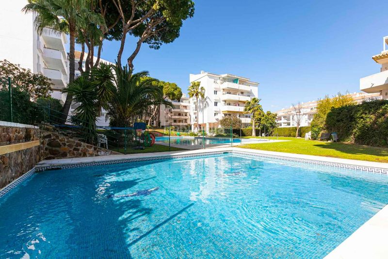 Foto d415e837-4719-4e7a-9b64-df08dab1224f. Pis amb aparcament piscina a Calahonda Mijas