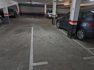 Parking coche  Carrer de sanpere i miquel. Parking de coche en horta barcelona