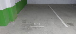 Location Parking voiture  Carrer joaquim amat-piniella. Plaza de parking en alquiler en horta