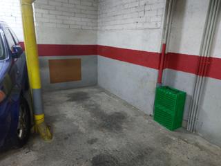 Parking voiture  Carrer alt de pedrell. Parking individual en horta guinard