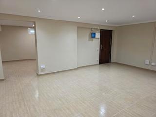 Location Rez-de-chaussée à Passatge de calafell 15. Alquiler de local-vivienda reformado en horta-guinardó, barcelon