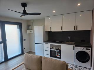 Lloguer Planta baixa  Carrer de montserrat de casanovas. Local-vivienda reformado en horta-guinardó