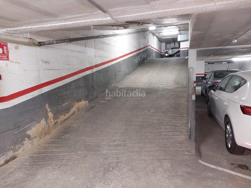 Foto 50fc79c4-fdd2-43ee-8087-265022981d9b. Parking voiture dans Horta Barcelona