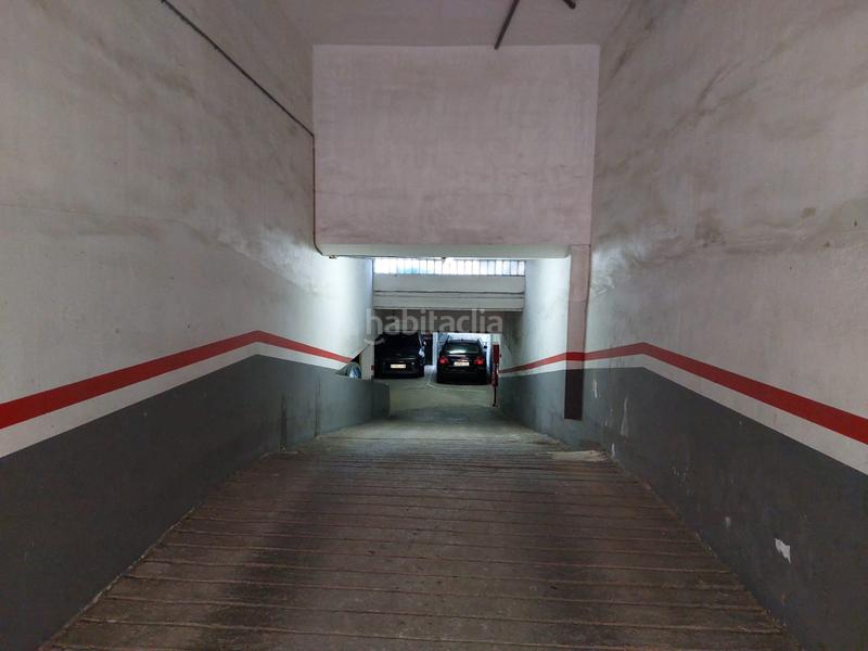 Foto cc2fd3f3-6b53-4475-a1dd-bae9431f1f38. Parking voiture dans Horta Barcelona