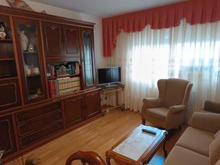 Rent Flat  Carrer d'arbós. Alquiler temporal – piso de 82 m² completamente equipado en carr