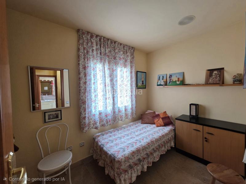 Foto 183bd2fa-6c88-4035-aa0b-4f184246fc68. Casa adossada amb xemeneia calefacció aparcament piscina a Barcelona