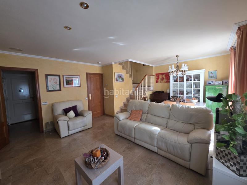 Foto 4a63df39-76ea-4b06-bb66-fddb1631597e. Casa adossada amb xemeneia calefacció aparcament piscina a Barcelona