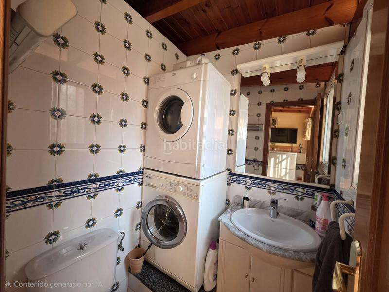 Foto 5572dc65-1e86-4253-8ce1-29afe22fa7b7. Casa adossada amb xemeneia calefacció aparcament piscina a Barcelona