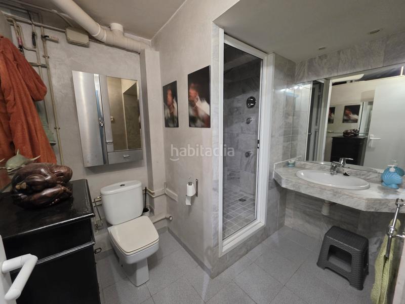 Foto 78e989ee-cbb4-448a-a076-2f827a187b8c. Casa adossada amb xemeneia calefacció aparcament piscina a Barcelona