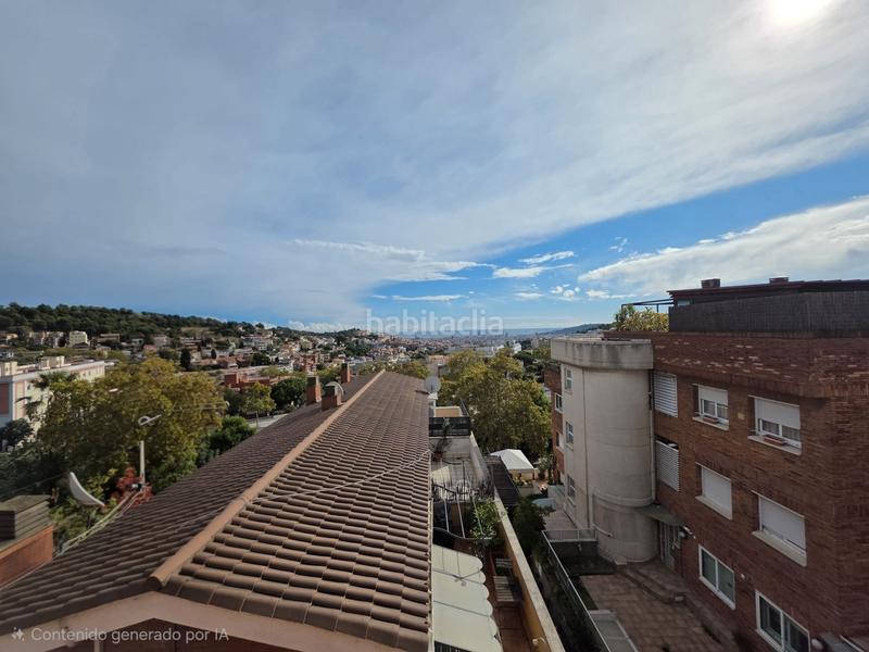 Foto c106486a-81b1-4cd7-958d-d90b54ec9bc5. Casa adossada amb xemeneia calefacció aparcament piscina a Barcelona