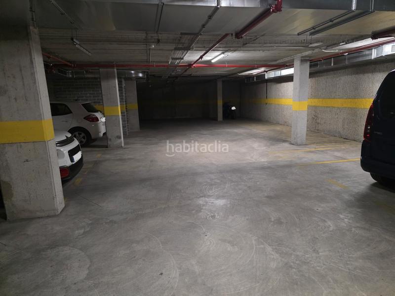 Foto aedba086-efb1-4edb-8a53-7ac4260bacb7. Alquiler parking coche alquiler plaza parking carrer chapi. Horta-guinardó en Barcelona