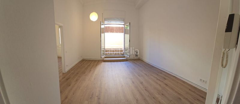 Foto cdfd1d3a-bb58-49ba-a9dc-f6f89fd0300d. Pis amb calefacció a Prosperitat Barcelona