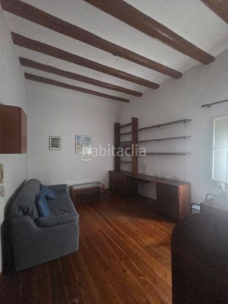 Foto d9ea15e0-9f4f-4fe0-a3c7-a1b079955c35. Pis amb xemeneia a Horta Barcelona