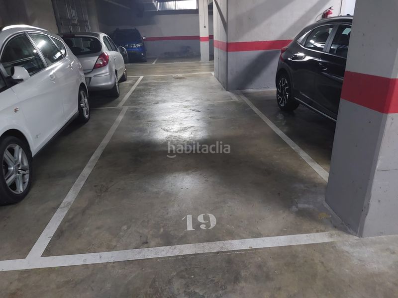 Foto e03f0efd-7d51-4fd1-a228-5bce944c8b43. Aparcament cotxe a Carmel Barcelona