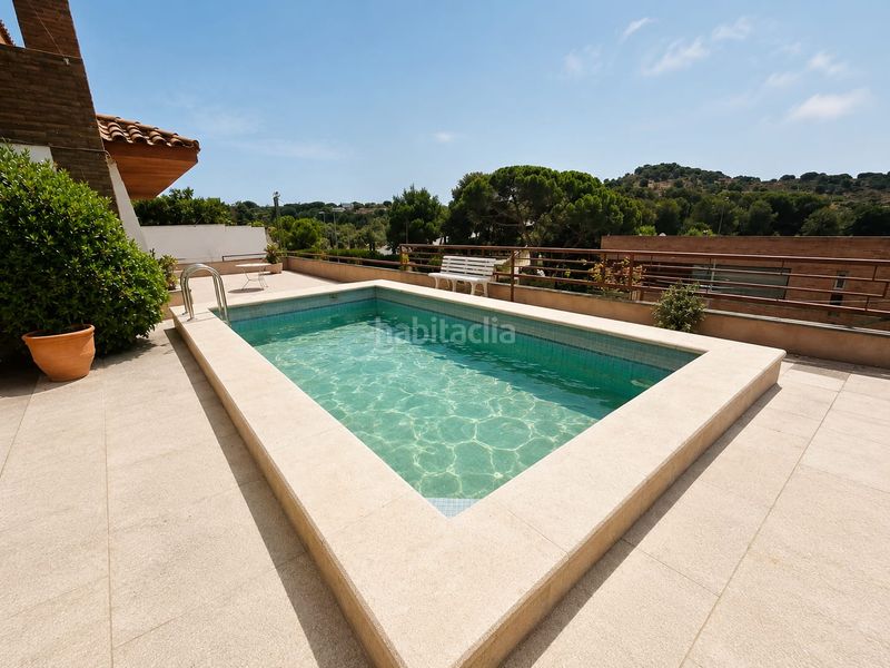 Foto f77ea052-09b8-4a1b-8fc6-96da3373681f. Xalet amb calefacció aparcament piscina a Mas Ram Badalona