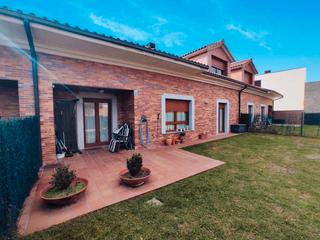 Casa adossada  Calle bidepecea