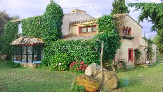 Masia  Paratge ermedàs. Masia del s. xv restaurada en venta cerca de calella de palafrug