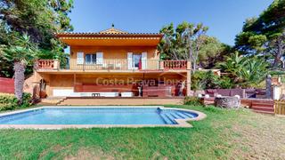 Casa  Passatge catalonia. Casa de ensueño en la playa sa riera de begur cerca del mar, con