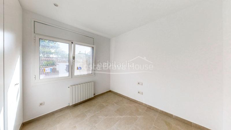 Foto 63ebc5e2-754c-48e4-b373-d96684d3dc99. Casa  a estrenar con piscina en venta en urbanización residencial , a 3 min del centro ciudad en Begur