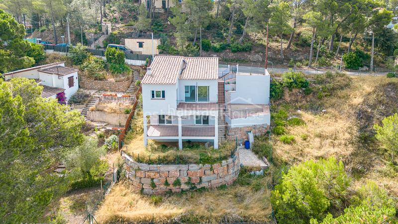 Foto 97cdf1d1-38b3-4176-bb14-d7f3671a6a37. Casa  a estrenar con piscina en venta en urbanización residencial , a 3 min del centro ciudad en Begur