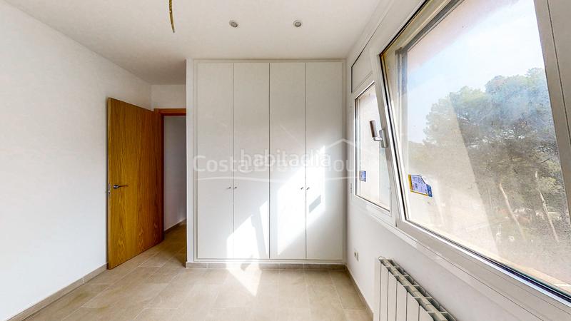 Foto d995c53f-c677-4298-8d72-7b3dc1909580. Casa  a estrenar con piscina en venta en urbanización residencial , a 3 min del centro ciudad en Begur